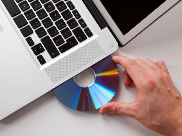 چرا درایو DVD سیستم کار نمی‌ کند؟