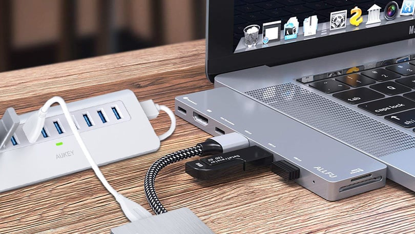 خرید هاب USB4